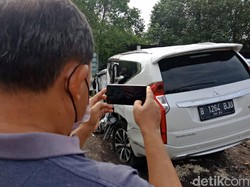 Pajero Milik Vanessa Angel di Polres Jombang Jadi Tontonan Warga