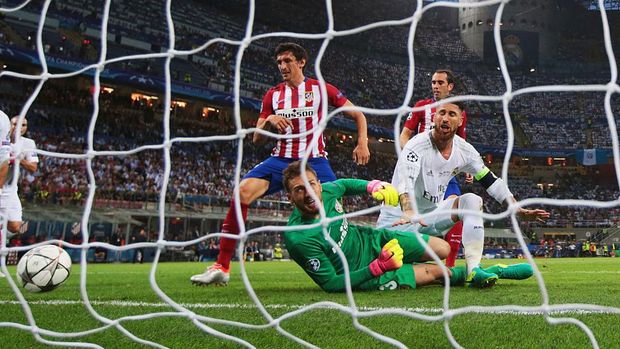 MILAN, ITALY - MAY 28:  Sergio Ramos of Real Madrid scores the opening goal during the UEFA Champions League Final match between Real Madrid and Club Atletico de Madrid at Stadio Giuseppe Meazza on May 28, 2016 in Milan, Italy.  (Photo by Clive Rose/Getty Images)