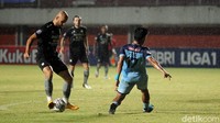 Pada menit ke-32 Persib Bandung berhasil kembali merobek gawang Persela Lamongan. Skor 3-1 bertahan hingga babak pertama usai.