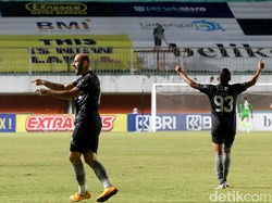 Jalan Persib ke Puncak Klasemen Liga 1: Persiapan Minim, Diprotes Bobotoh