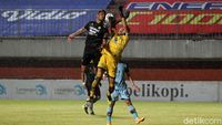 Gilas Persela Lamongan, Persib Bandung Pimpin Klasemen BRI Liga 1