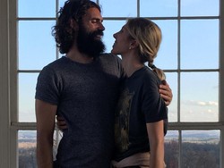 Kontroversial, Kisah Wanita Memilih Hidup Bahagia dengan Suaminya yang Gay