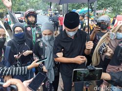 Kisah Jatuh Bangun Vanessa Angel-Bibi Jadi Inspirasi Ussy Sulistiawaty