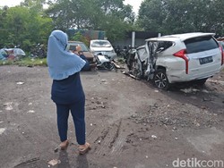 Kenangan Indah Vanessa Angel dan Bibi Syukuran Cuci Pajero Baru