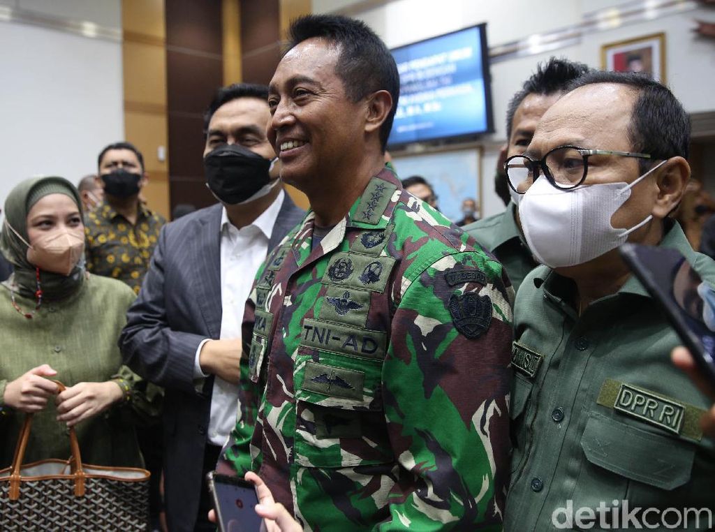 Imparsial Kritik Baju Army Look Anggota DPR Saat Uji Calon Panglima TNI