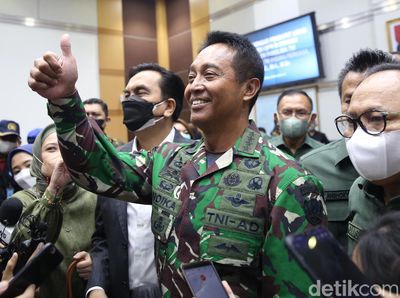 Acungan Jempol Jenderal Andika Usai Disetujui DPR Jadi Panglima TNI