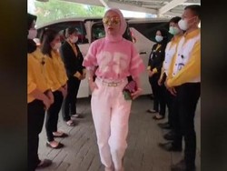 Bak Sultan, Dokter Ini Borong 4 Troli Sosis di Supermarket!