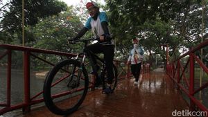 Aktivitas Bersepeda Mandiri di Kemayoran