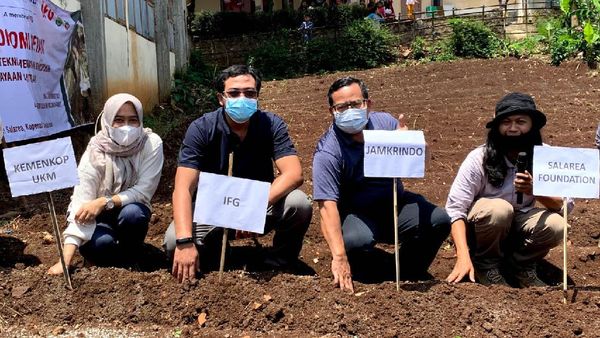 Berdayakan Masyarakat Kelompok Tani