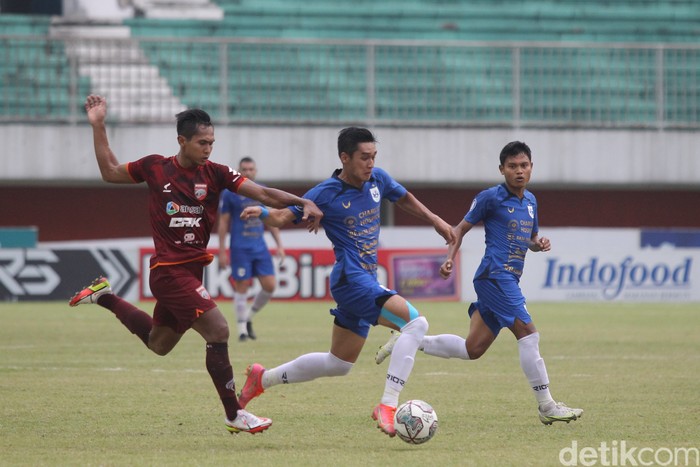 PSIS terhambat lajunya ke papan atas setelah takluk 0-1 dari Borneo FC. Berikut foto-foto pertandingannya!