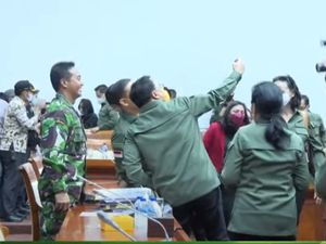 Disetujui Jadi Panglima TNI, Andika Jadi Sasaran Selfie Anggota DPR