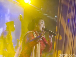 Endah Laras Memukau dalam Konser 25 Tahun Berkarya, Gibran Rakabuming Sampai Tersihir