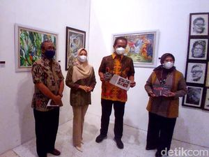 Istri Menag Ikut Pameran Seni di Solo, Tampilkan 4 Lukisan Cat Air Istri Menag Ikut Pameran Seni di Solo, Tampilkan 4 Lukisan Cat Air