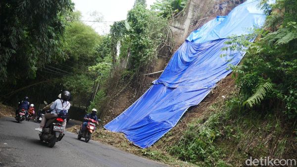 Jalan Kolonel Masturi yang Longsor Mulai Ramai Kendaraan