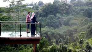 5 Destinasi Wisata Indonesia dengan Jembatan Kaca, Mana Favoritmu?