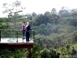Jembatan Kaca Bogor Ini Kecil, Tapi Viewnya Lumayan Ajib