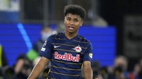 Barca kabarnya juga menaruh minat terhadap Karim Adeyemi, pemain RB Salzburg yang sedang naik daun. (Foto: AP/Michael Sohn)