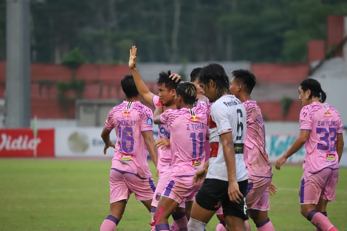 Madura United vs Persita Tangerang