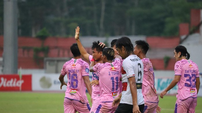 Madura United vs Persita Tangerang