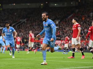 Man United vs Man City: The Citizens Dominan, Menang 2-0