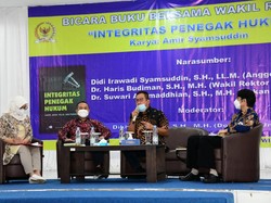 Perpustakaan MPR-Uniku Gelar Bedah Buku Integritas Penegak Hukum