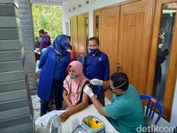 NasDem Gelar Vaksinasi 7 Ribu Dosis Sinovac di Ponorogo