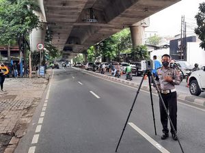 Olah TKP Tabrak Lari Tewaskan Petinggi BUMN, Jl Antasari Ditutup Sementara Olah TKP Tabrak Lari Tewaskan Petinggi BUMN, Jl Antasari Ditutup Sementara