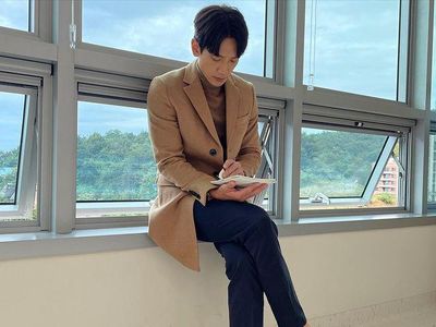 Persiapan Rain Buat Jadi Dokter di Ghost Doctor