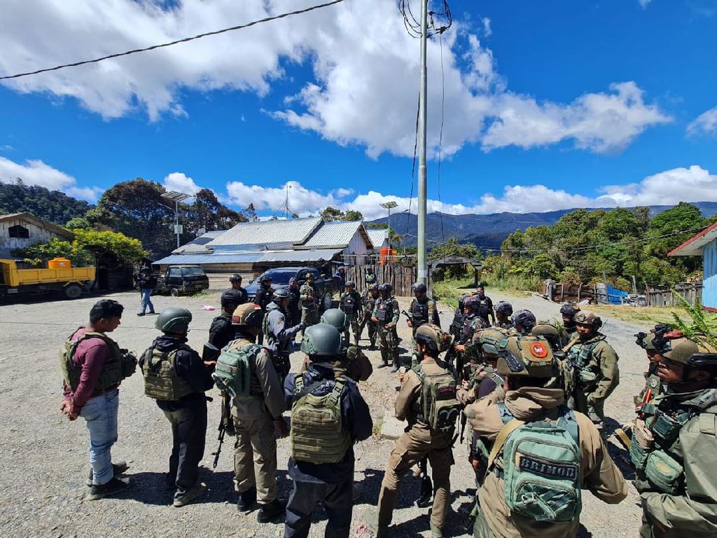 250 Aparat Jaga Bandara Bilorai Papua Usai Baku Tembak dengan KKB