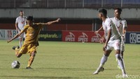 Skor 1-0 bertahan hingga turun minum.