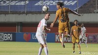 Sementara itu PSM tertahan di posisi ketujuh klasemen dengan 16 poin.