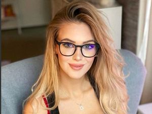 Dianggap Terlalu Cantik, Model Ini Dikira Robot Manusia