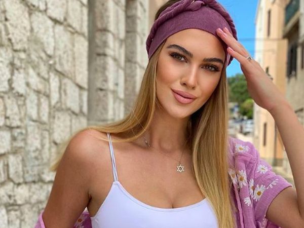 Foto: Model yang Mengaku Terlalu Cantik, Sering Dikira Robot Manusia