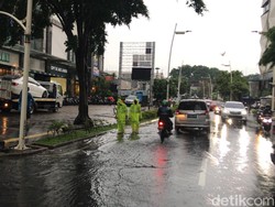 Sempat Banjir, Jalan Kemang Raya Sudah Bisa Dilewati Kendaraan