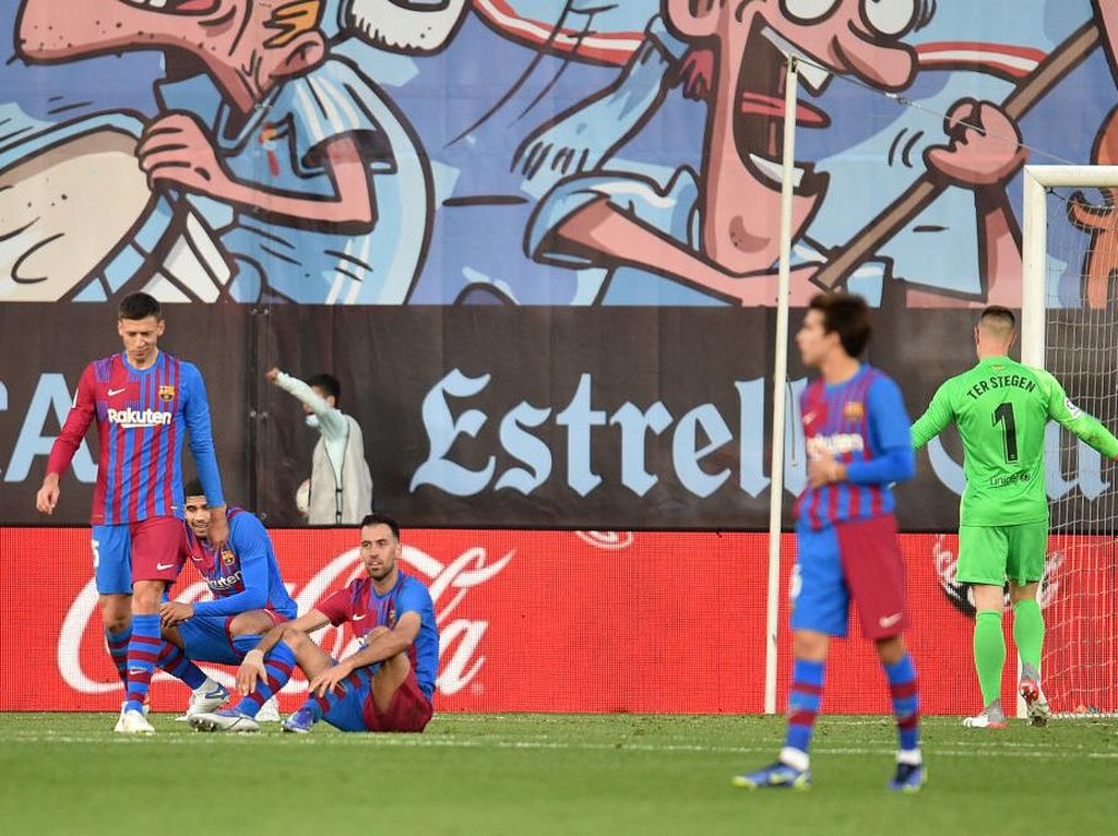De Jong: Barcelona Lupa Cara Main Sepakbola
