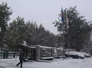 China Dilanda Badai Salju, Begini Suasana di Kota Beijing