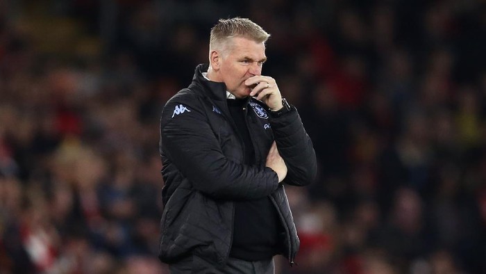 SOUTHAMPTON, ENGLAND - NOVEMBER 05: Dean Smith, Manager of Aston Villa reacts during the Premier League match between Southampton and Aston Villa at St Marys Stadium on November 05, 2021 in Southampton, England. (Photo by Steve Bardens/Getty Images)
