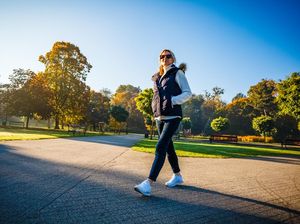 7 Manfaat Jalan Kaki untuk Otak yang Jarang Diketahui, Apa Saja?