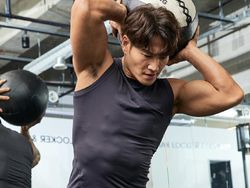 Binaragawan Sebut Otot Jongkook Running Man Hasil Suntik, Taruhan Rp 14 M
