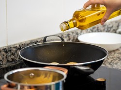 Pedagang Miris, RI Kaya Kebun Sawit tapi Minyak Goreng Kok Mahal