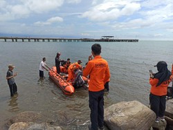 Berenang di Pantai Makassar, Kakak-Adik Tewas Tengelam