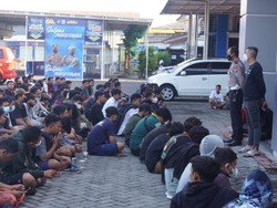 Polisi Sidoarjo Amankan 141 Motor Balap Liar di Jalan Arteri Porong