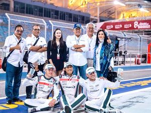 Bamsoet Puji Sean Gelael Raih Posisi Kedua Ajang Balap Ketahanan 8 Jam