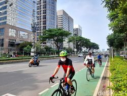 PPKM Level 1, Kawasan Sudirman Jakpus Ramai Warga Olahraga