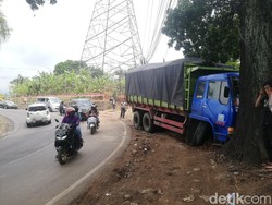 Identitas 4 Korban Tewas Diseruduk Truk Maut di Sumedang