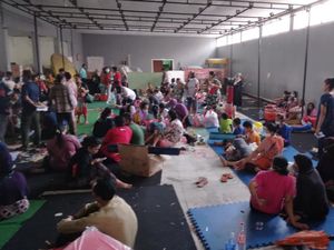 390 Jiwa Pengungsi Banjir di Kota Malang Dipulangkan