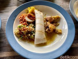 Nikmatnya Sarapan Blayag dan Bulung di Warung Tasik Buleleng di Pinggir Pantai