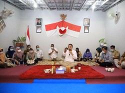 Gelar Cangkrukan, Wali Kota Surabaya Serap Aspirasi & Beri Solusi