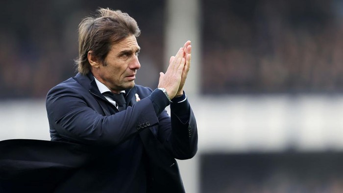 LIVERPOOL, ENGLAND - NOVEMBER 07: Antonio Conte, Manager of Tottenham Hotspur during the Premier League match between Everton and Tottenham Hotspur at Goodison Park on November 07, 2021 in Liverpool, England. during the Premier League match between Everton  and  Tottenham Hotspur at Goodison Park on November 07, 2021 in Liverpool, England. (Photo by Clive Brunskill/Getty Images)