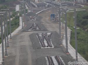 Penampakan Rel Kereta Cepat di Depo Tegalluar Bandung